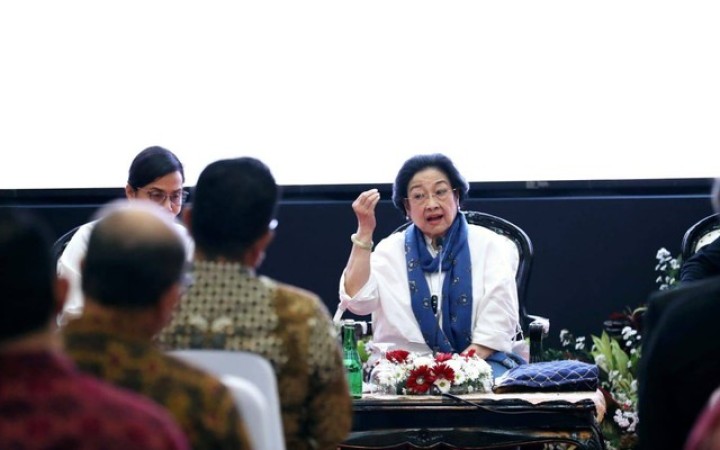 Ketua Dewan Pengarah BRIN Megawati Soekarnoputri memberikan pengarahan internal ke BRIN di Bali, Senin (7/8). (Foto:gemapos/PDIP)