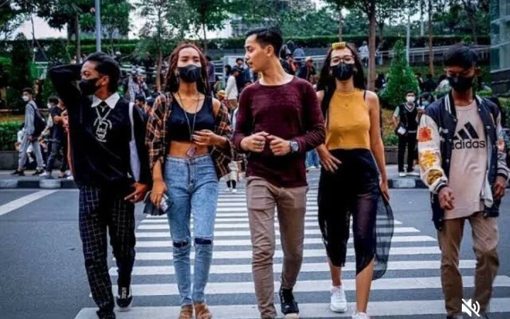 Kepolisian Resor Metro Jakarta Pusat (Polrestro Jakpus) menutup sementara lokasi ‘Citayam Fashion Week’ (CFW) di kawasan Stasiun MRT Dukuh Atas.
