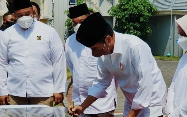 Presiden Joko Widodo (Jokowi) resmikan Masjid Akbar Moed’har Arifin di Kabupaten Gresik, Jawa Timur, pada hari ini (22/8/2022)