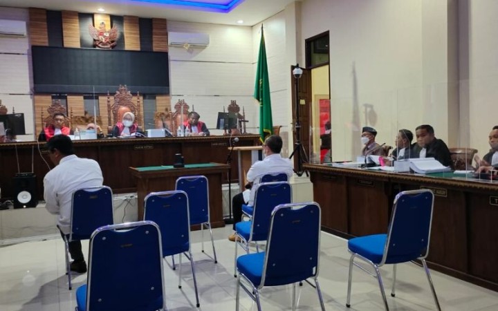 Dua saksi memberikan kesaksian terkait dugaan suap penerimaan mahasiswa barur Unila dengan terdakwa Andi Desfiandi di Pengadilan Negeri Tanjungkarang, Rabu, (16/11/2022). (ant)