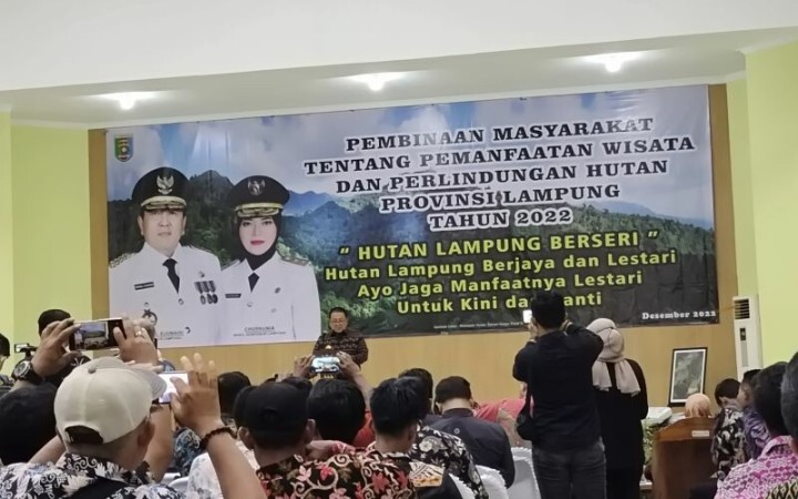 Gubernur Lampung Arinal Djunaidi saat memberi sambutan pada acara penyuluhan kehutanan. (ant)