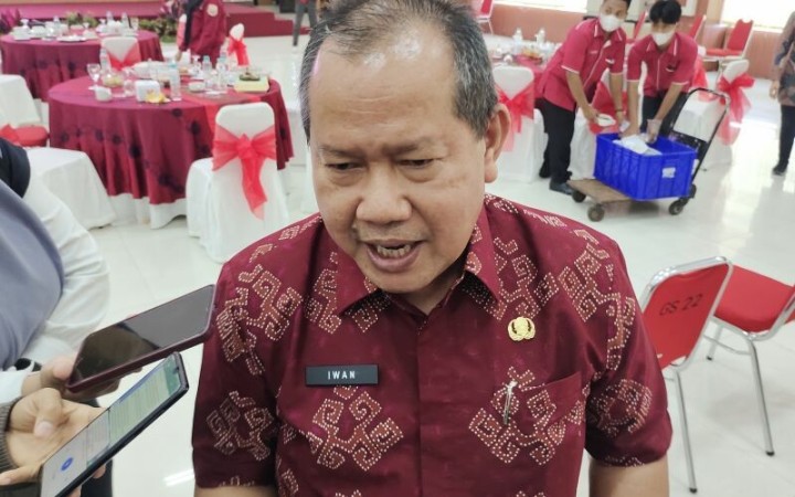 Kepala Dinas Pekerjaan Umum (PU) Kota Bandarlampung Iwan Gunawan saat dimintai keterangan. Bandarlampung, Jumat (13/1/2023). (ant)