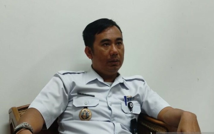 Kepala Dinas Komunikasi Informatika, Statistik, dan Persandian Kabupaten Pesisir Barat Suryadi. (ant)