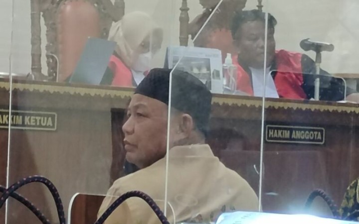 Saksi kasus suap Penerimaan Mahasiswa Baru (PMB) Universitas Lampung (Unila) Bupati Lampung Timur Dawam Rahardjo, di Bandarlampung, Kamis (9/3/2023). (ant)