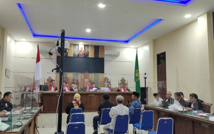 Para saksi pada sidang lanjutan kasus suap penerimaan mahasiwa baru (PMB) Unila Tahun 2022, di Pengadilan Negeri Tanjungkarang. Bandarlampung, Kamis (2/3/2023). (ant)