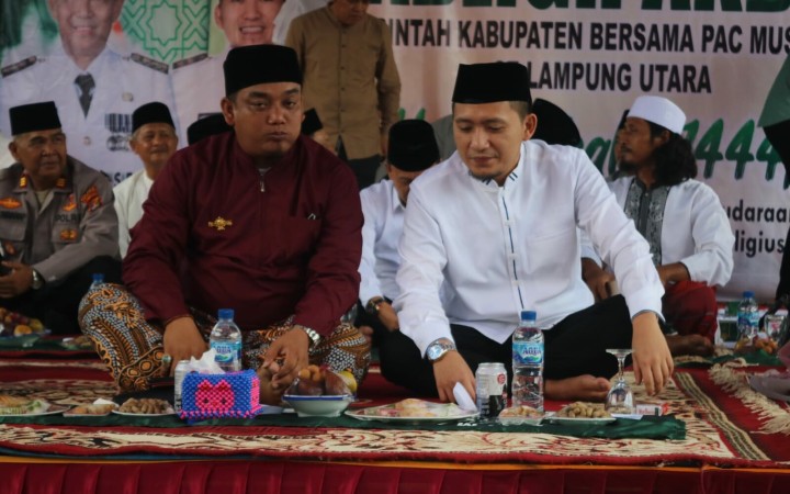 Wakil Bupati (Wabup) Lampung Utara Ardian Saputra saat menghadiri halal bihalal dan pengajian muslimat Nahdlatul Ulama (NU) Kecamatan Abung Tengah, Sabtu (13/5/2023). (ist)