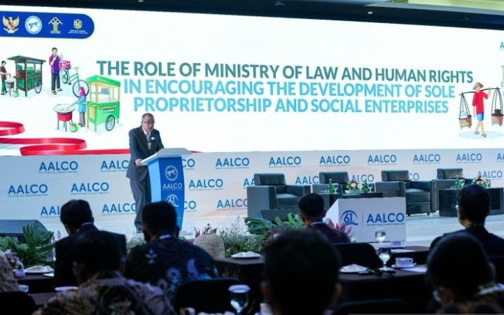 Direktur Jenderal Administrasi Hukum Umum Kementerian Hukum dan HAM Cahyo R Muzhar memberikan sambutan di sela pertemuan AALCO ke-61 di Nusa Dua, Kabupaten Badung, Bali, Kamis (19/10/2023). ( foto:gemapos/ant)