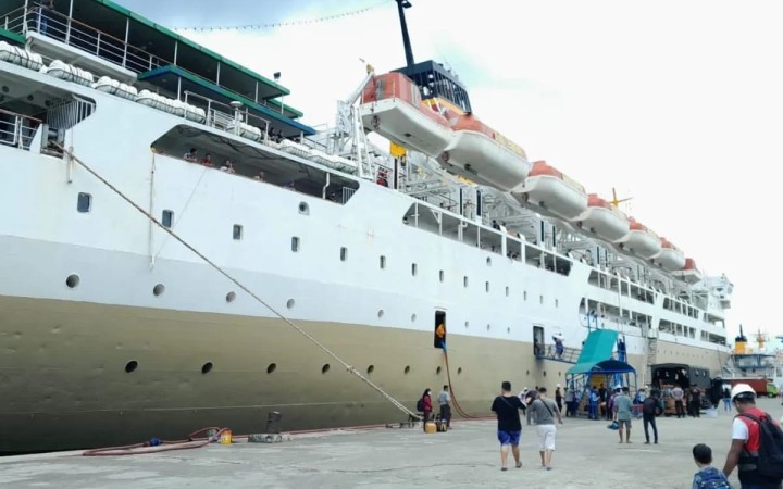 Kapal Pelni sandar di Pelabuhan Yos Sudarso Ambon (foto: gemapos/antara)