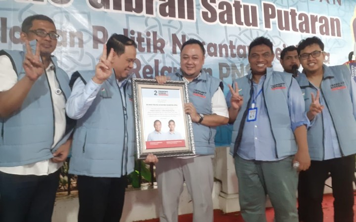 Politik Nusantara Sejahter (PNS) melakukan deklarasi dukungan terhadap pasangan calon (Paslon) nomor urut 2,  Prabowo Subianto dan Gibran Rakabuming Raka. (gemapos/dok.pribadi)