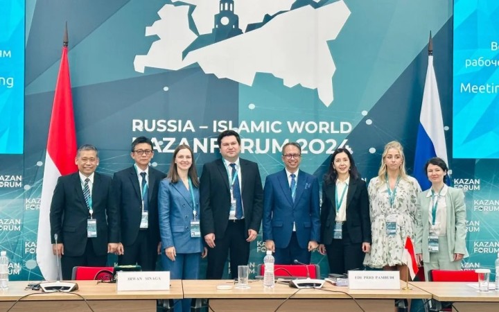 Delegasi Indonesia dan Rusia bertemu pada sela-sela acara Russia Halal Expo 2024 di Kazan, Rusia, Rabu (22/5/2024). (foto:gemapos/kemenko perekonomian)