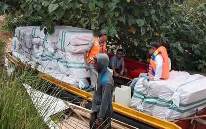 Kementerian Sosial (Kemensos) berikan bantuan kepada korban banjir di Desa Talang Batu, Kecamatan Mesuji Timur, Kabupaten Mesuji, Lampung. (foto:beritalampung)