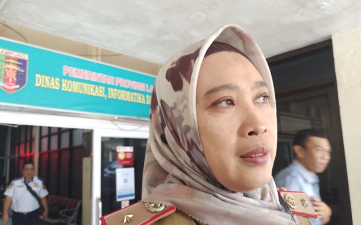 Arsip- Kepala Dinas Perindustrian dan Perdagangan Provinsi Lampung Elvira Umihanni saat memberi keterangan (foto: gemapos/ant)