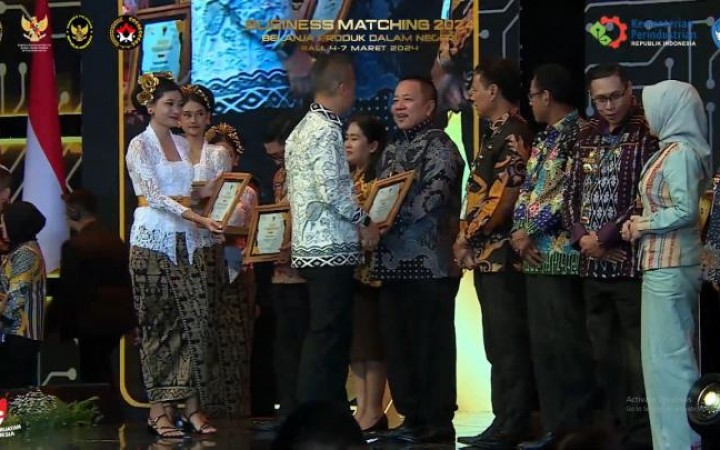 Pemprov Lampung raih penghargaan Penggunaan Produk Dalam Negeri Tahun 2024.(foto:beritalampung)