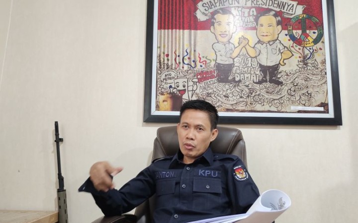 Anggota KPU Provinsi Lampung Antoniyus Cahyalana, saat dimintai keterangan. Bandarlampung, Jumat, (28/7/2023).(foto: ant)