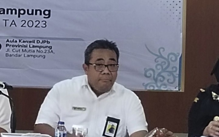 Kepala Kantor Wilayah Direktorat Jenderal Pajak Bengkulu-Lampung Tri Bowo saat memberi keterangan.(foto: ant)
