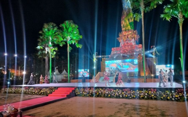 Mojo Batik Festival 2023 di Alun-alun Kota Mojokerto (foto: gemapos/ antara)