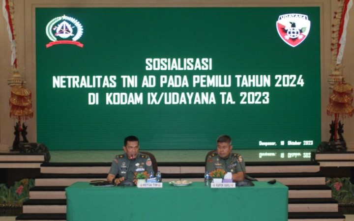 Pelaksanaan sosialisasi Netralitas TNI AD pada pemilu tahun 2024 di Aula Supardi Makodam IX/Udayana, Denpasar, Kamis (19/10/2023). (foto: gemabali/ antara)