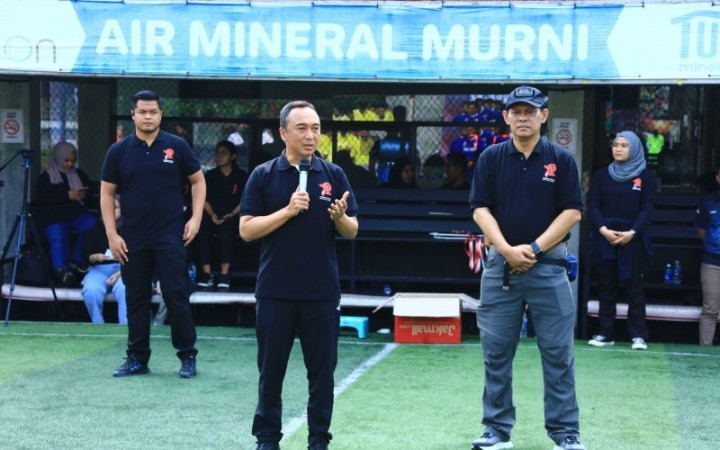 Kepala Divisi Humas Polri Irjen Pol. Sandi Nugroho saat membuka kompetisi Seven Soccer di Jakarta, Sabtu (14/10/2023). (foto: gemapos/ antara)