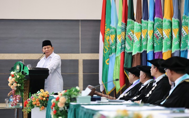 Prabowo saat menghadiri Pengukuhan Guru Besar Kehormatan Prof HC Dr. H. Ali Masykur Musa di Universitas Islam Malang (UNISMA), Jawa Timur, Sabtu (18/11/2023). (gemapos)