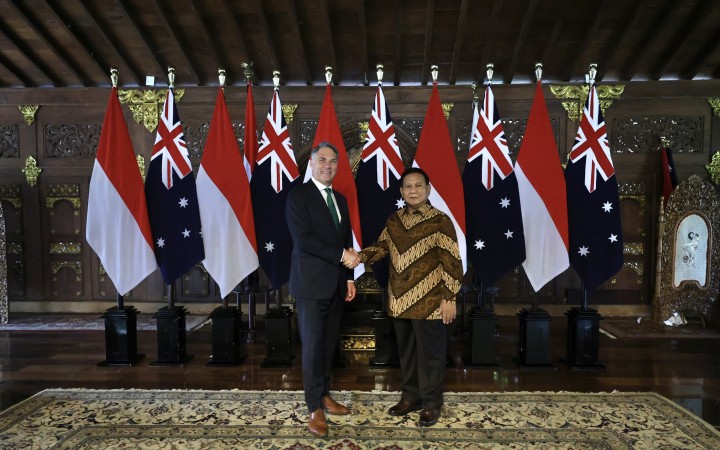 Menteri Pertahanan Prabowo Subianto menerima kunjungan The Hon. Richard Marles MP, Deputi Perdana Menteri (DPM) Australia yang sekaligus menjabat sebagai Menteri Pertahanan Australia di kediaman Padepokan Garuda Yaksa, Hambalang, Bogor, Jumat (17/11). (gemapos)