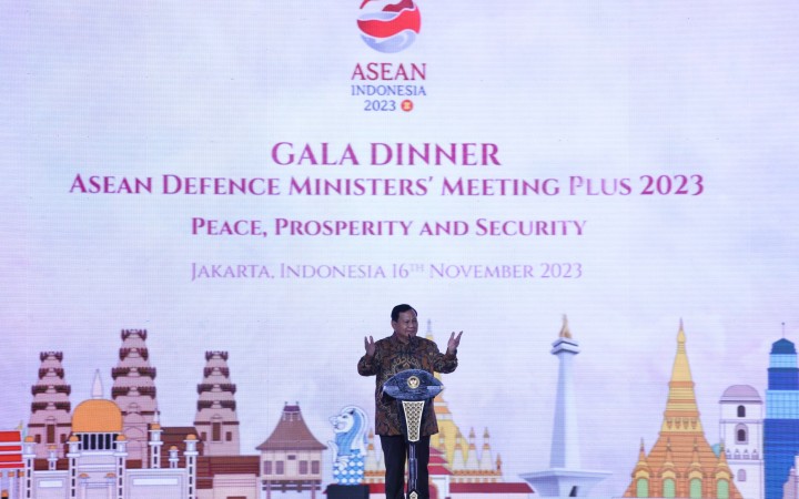 Menhan Prabowo Subianto, dalam acara Gala Dinner ASEAN Defence Ministers Meeting Plus 2023 di Hotel Mulia, Jakarta, Kamis (16/11) malam. (Foto:gemapos)