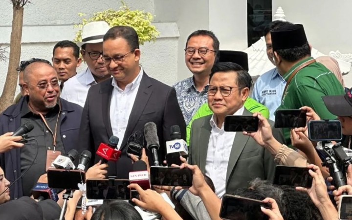 Capres dan Cawapres RI Anies Baswedan-Muhaimin Iskandar saat tiba di Kantor KPU RI, Jakarta, Rabu (24/4/2024). (gemapos/antara)