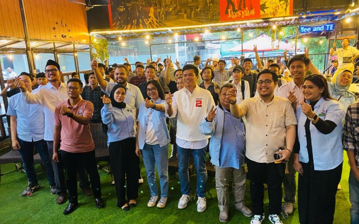 Foto bersama narasumber dan peserta Panggung Reformasi: Transformasi Bangsa Menuju Indonesia Maju, di Bofet Menteng, Menteng, Jakarta Pusat, Rabu (17/1/2024).  (foto:gemapos)