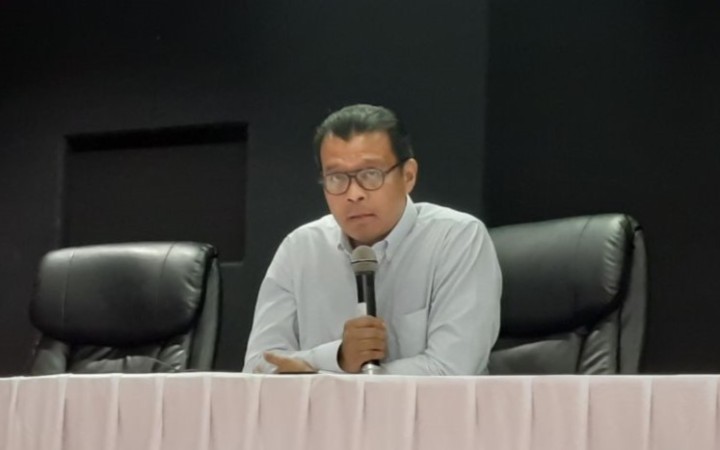 Gubernur Lemhannas Andi Widjajanto usai pertemuan ketua umum partai politik pengusung bakal calon presiden (capres) Ganjar Pranowo di Gedung High End, Jakarta, Rabu (11/10/2023). (foto:gemapos/ant)
