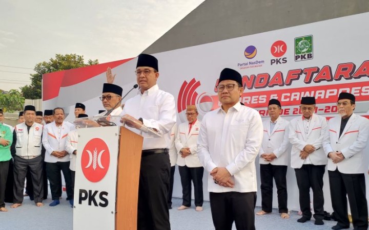 Bakal pasangan calon peserta Pilpres 2024 Anies Baswedan-Muhaimin Iskandar di Kantor DPP PKS, Jakarta Selatan, Jakarta, Kamis (19/10/2023). (foto:gemapos/ant)