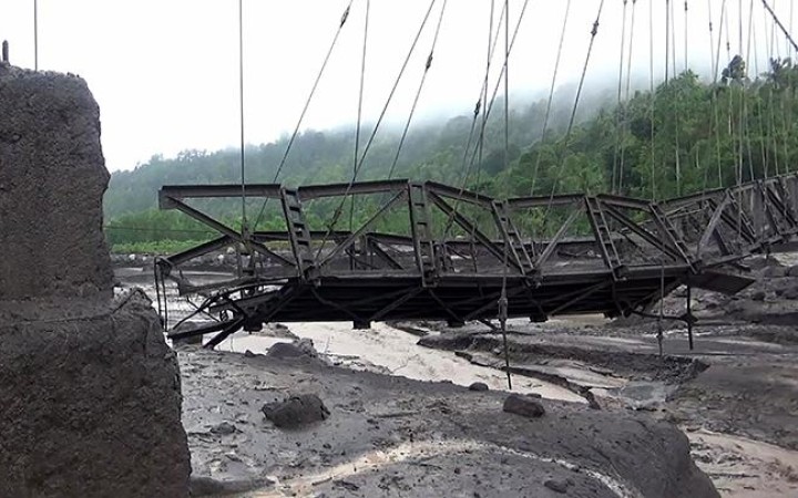 Berikut 5 Fakta Banjir Lahar Dingin di Lumajang yang Putuskan 4 Jembatan (ist)