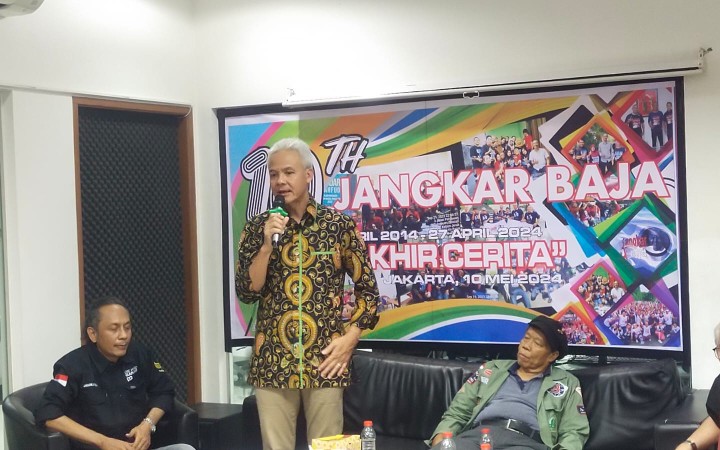 Ganjar Pranowo saat mengisi dialog dalam acara ulang tahun relawan Jangkar Baja, Jakarta Selatan, Jumat (10/5/2024). (foto: gemapos)
