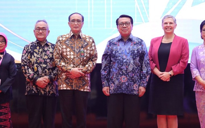 Duta Besar Australia untuk Indonesia, Penny Williams, bergabung bersama Badan Perhimpunan Hakim Perempuan Indonesia dalam seminar internasional pertama mereka di Jakarta pada Jumat (26/4) lalu. (gemapos/dubes Australia)