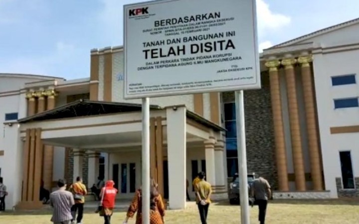 Belum lama ini KPK kembali kunjungi gedung Graha Mandala Alam yang bakal dihibahkan kepada Pemkot Bandar Lampung. (foto:beritalampung)