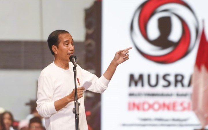 Presiden Joko Widodo menyampaikan pidato pada puncak acara Musyawarah Rakyat (Musra) di Istora Senayan, Jakarta, Minggu (14/5/2023). (ant)