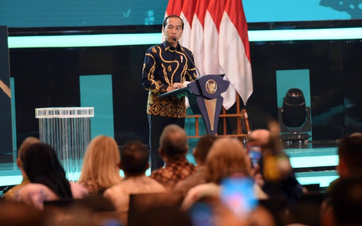 Presiden Jokowi membuka Rakerkesnas Tahun 2024, di ICE BSD, Tangerang, Banten, Rabu (24/04/2024). (foto: gemapos/setkab)