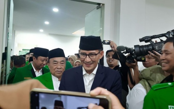 Menteri Pariwisata dan Ekonomi Kreatif Sandiaga Salahuddin Uno tiba di Kantor DPP Partai Persatuan Pembangunan (PPP), Jakarta Pusat, Rabu (14/6/2023). (ant)