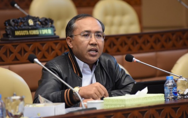 Anggota Komisi V DPR RI Suryadi Jaya Purnama. (foto: grmapos/DPR RI)