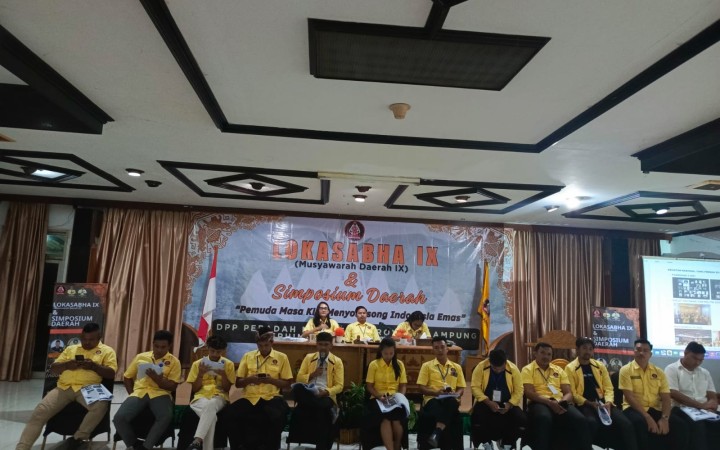 Pengurus DPP Peradah Lampung periode 2021-2024 sampaikan Laporan Pertanggungjawaban (LPJ) pada sidang pleno II Lokasabha IX. (foto:beritalampung)