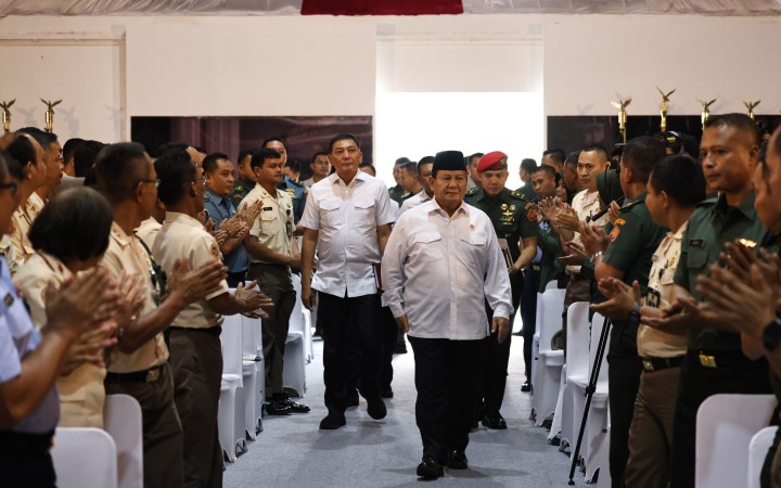 Menteri Pertahanan Prabowo Subianto dalam acara Halal Bihalal bersama 1.000 pegawai Kemhan di Gedung Kementerian Pertahanan, Jakarta, Senin (6/5/2024). (gemapos)