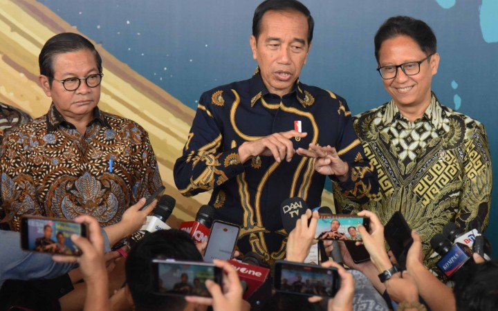 Presiden Jokowi memberikan keterangan pers usai membuka Rakerkesnas Tahun 2024, di ICE BSD, Tangerang, Banten, Rabu (24/04/2024). (gemapos/Setkab)