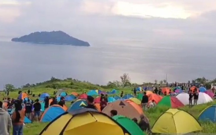Objek wisata Puncak Dunu Ceria di Desa Dunu, Kecamatan Monano, Gorontalo Utara, Provinsi Gorontalo, menyedot ribuan pengunjung. (ant)