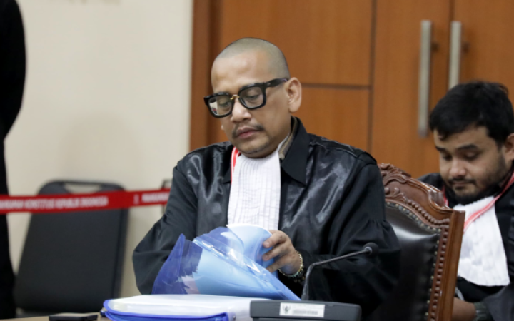 Reginaldo Sultan selaku kuasa hukum Partai NasDem (Pemohon) dari Ruang Sidang Panel, Gedung 2 MK dalam sidang Pendahuluan PHPU Legislatif Provinsi Jawa Timur. (foto: gemapos/MK)