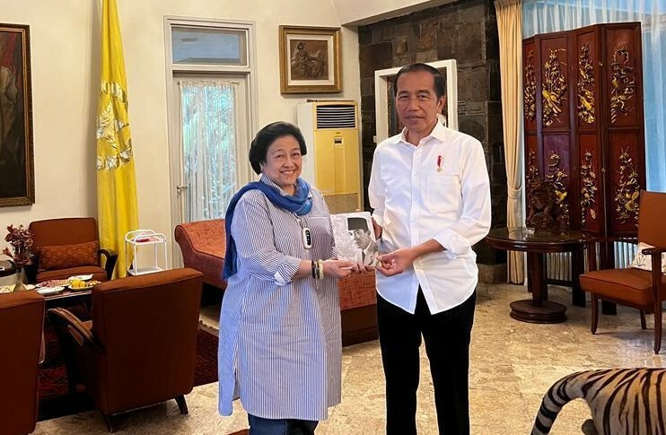 Presiden Jokowi dan Ketum Megawati Soekarnoputri saat pertemuannya di Batu Tulis, awal Oktober lalu. (ist)