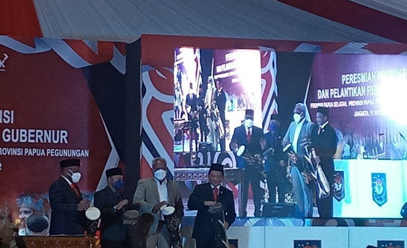 Saat Mendagri Muhammad Tito Karnavian meresmikan tiga daerah otonom baru (DOB) provinsi di Papua