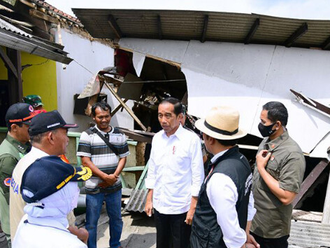 Presiden Jokowi Tinjau Lokasi Gempa