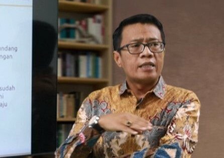 Direktur Eksekutif Skala Survei Indonesia (SSI) Abdul Hakim memaparkan hasil survei SSI di Jakarta, Jumat (18/11/2022). (ant)