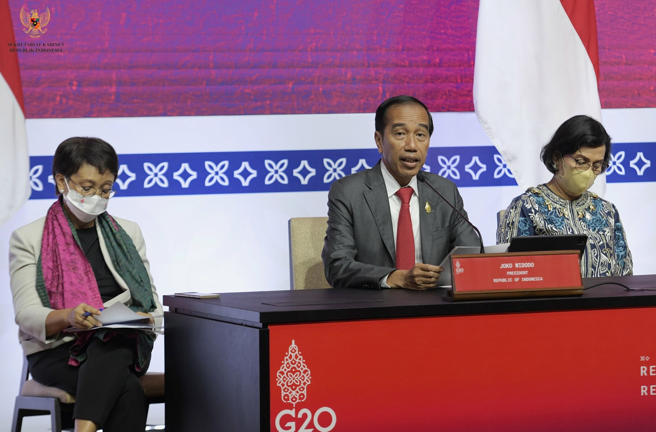Presiden Jokowi memberikan pernyataan pers mengenai Pelaksanaan KTT G20 Indonesia, di Auditorium BICC, Media Center, Kabupaten Badung, Provinsi Bali, Rabu (16/11/2022). (ist)