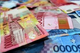 "Batu bara ini 70% dinikmati oleh 11 grup saja. Sialnya lagi, grup-grup besar ini menaruh hasil ekspornya di luar negeri, ya rupiah jadi nggak menguat," katanya di Jakarta pada Kamis (5/1/2023).